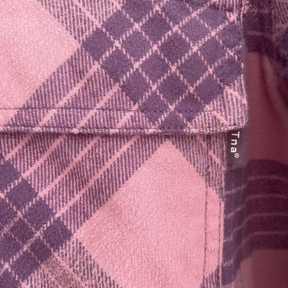 2-Aritzia TNA Plaid Oversized Button-Up Shirt -2 items - Picture 9 of 10